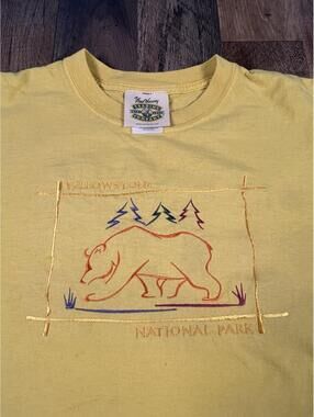 Vintage Y2K Yellowstone National Park Shirt Stitched Logo Bear Trees Woods M
